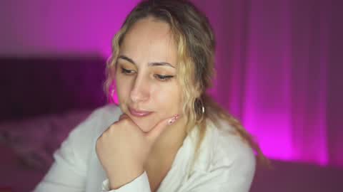 Snapshot of notamericanpie23 chatting on February 2025 07:59:02 PM Tina online show from February 2025 07:59:02 PM