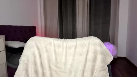 Snapshot of notamericanpie23 chatting on November 2025 02:21:01 AM Tina online show from November 2025 02:21:01 AM