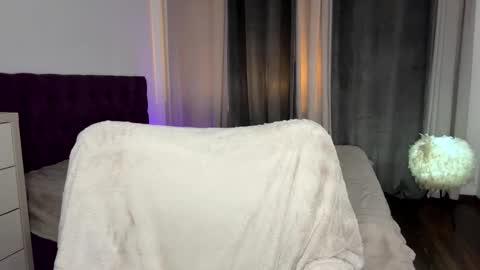 Tina online show from November 2025 09:03:01 PM