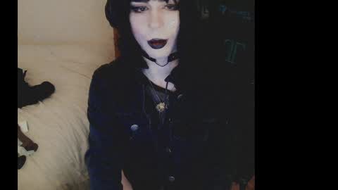 Snapshot of notyourfemboi chatting on January 2025 08:24:02 AM Lucy online show from January 2025 08:24:02 AM