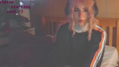 Snapshot of notyourfemboi chatting on October 2025 01:04:02 AM Lucy online show from October 2025 01:04:02 AM