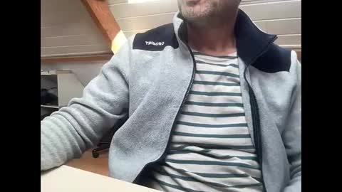 Snapshot of noux69 chatting on November 2025 01:09:02 PM noux69 online show from November 2025 01:09:02 PM