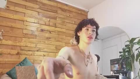 Nova Salvatore online show from December 2025 05:03:02 AM