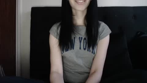 Olivia online show from November 2025 01:06:01 PM