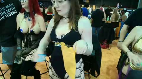 Snapshot of novaharper chatting on April 2026 10:25:02 PM Nova Harper online show from April 2026 10:25:02 PM