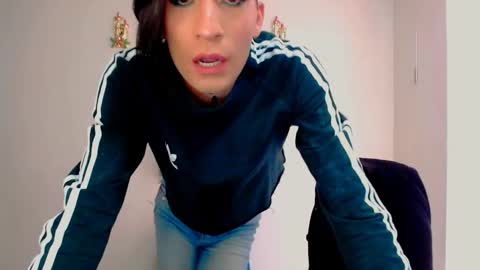 Nova...  online show from December 2025 10:28:02 PM