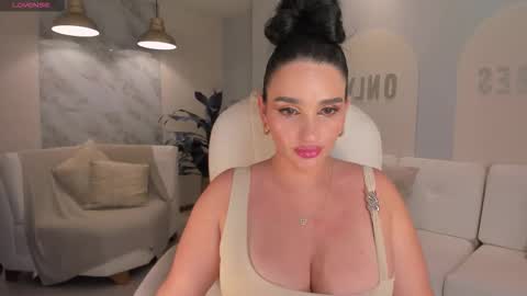 Snapshot of novaspencer chatting on December 2025 08:59:02 PM Nova online show from December 2025 08:59:02 PM