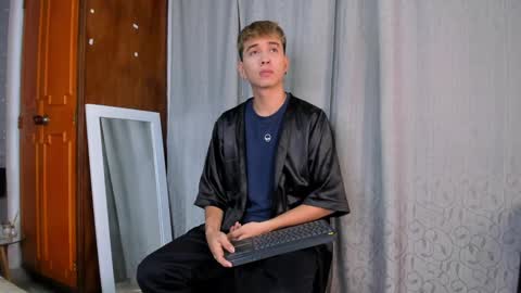 Snapshot of novawheeler chatting on January 2025 04:37:02 AM Nova online show from January 2025 04:37:02 AM