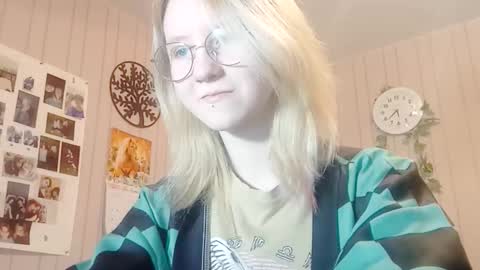 Sari  It is my first day  online show from February 2026 02:32:02 PM