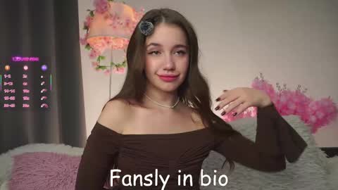 Dina online show from October 2025 01:11:01 AM