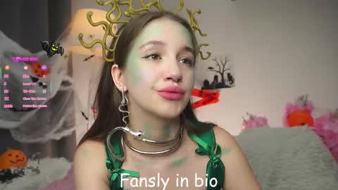 Dina online show from October 2025 01:07:02 AM