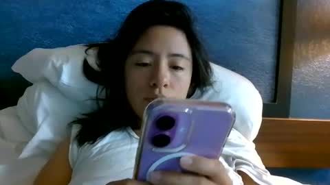 Snapshot of nudecosmetics chatting on October 2025 05:02:02 PM Gigi Bloom online show from October 2025 05:02:02 PM