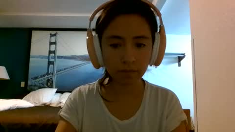 Snapshot of nudecosmetics chatting on October 2025 05:19:02 AM Gigi Bloom online show from October 2025 05:19:02 AM