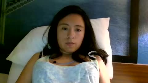 Snapshot of nudecosmetics chatting on October 2025 09:06:02 AM Gigi Bloom online show from October 2025 09:06:02 AM