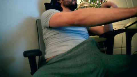 Snapshot of nudedude960477 chatting on December 2024 05:59:01 AM Drew online show from December 2024 05:59:01 AM