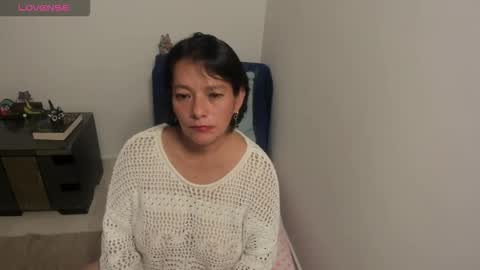 nuit_rose online show from November 2025 02:28:02 AM