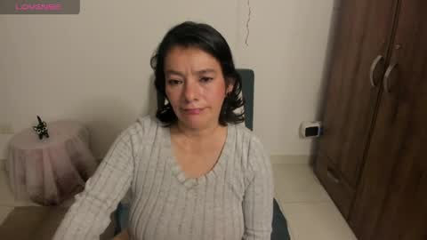 nuit_rose online show from April 2026 01:43:01 AM