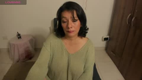 nuit_rose online show from May 2026 01:55:01 AM