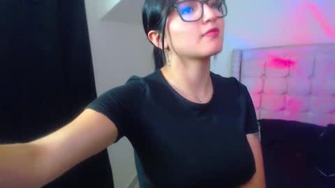 Snapshot of nyahmackenzie chatting on January 2025 10:07:02 PM NyahMackenzie online show from January 2025 10:07:02 PM