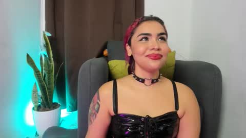 Snapshot of nyalgasai1 chatting on October 2025 12:30:02 AM Nia online show from October 2025 12:30:02 AM