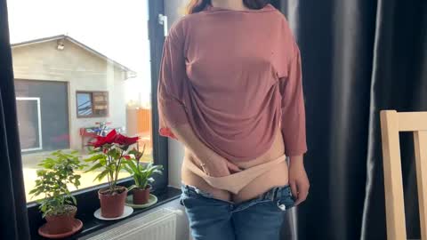 Nicol online show from February 2025 08:02:02 AM