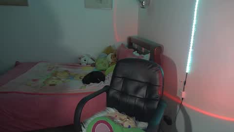 Snapshot of nymph_frida chatting on October 2025 06:52:01 AM Frida online show from October 2025 06:52:01 AM