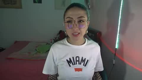 Snapshot of nymph_frida chatting on December 2025 07:39:01 AM Frida online show from December 2025 07:39:01 AM