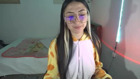 Snapshot of nymph_frida chatting on December 2025 07:37:01 AM Frida online show from December 2025 07:37:01 AM