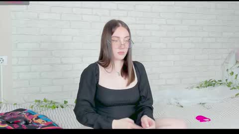 Snapshot of nymphalean chatting on November 2025 07:02:02 PM Kat online show from November 2025 07:02:02 PM