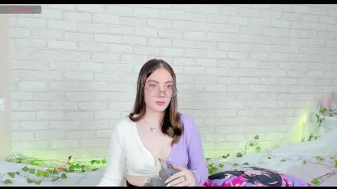 Snapshot of nymphalean chatting on November 2025 04:07:02 PM Kat online show from November 2025 04:07:02 PM