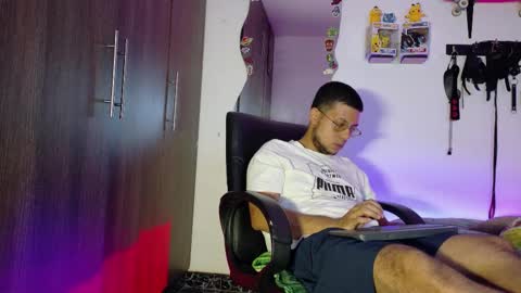 Snapshot of nymphobuddies chatting on February 2026 08:10:01 PM David and Steven Independents online show from February 2026 08:10:01 PM