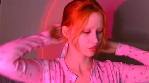 Snapshot of nyra_thira chatting on October 2025 06:19:02 PM nyra_thira online show from October 2025 06:19:02 PM