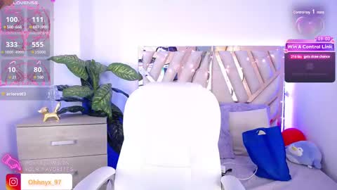 Alex   .    online show from March 2025 03:40:01 AM