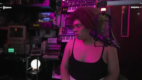 Snapshot of nyxraven chatting on December 2024 01:04:02 AM NyxRaven online show from December 2024 01:04:02 AM