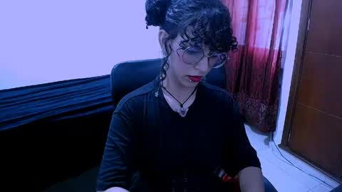 Nyxxei online show from April 2026 09:27:01 PM