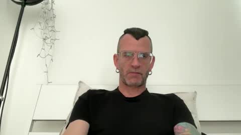 Snapshot of o_johnny_deep_o chatting on June 2026 09:29:01 AM Jonathan Deep online show from June 2026 09:29:01 AM