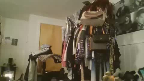 obsessed_glambert online show from November 2025 02:45:02 AM