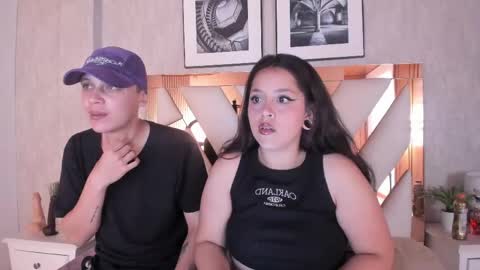 Snapshot of obsession_mine chatting on May 2026 02:57:02 PM Sara Help me reach 1000 followers online show from May 2026 02:57:02 PM