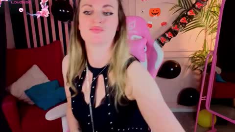 Lana online show from October 2025 09:09:02 AM