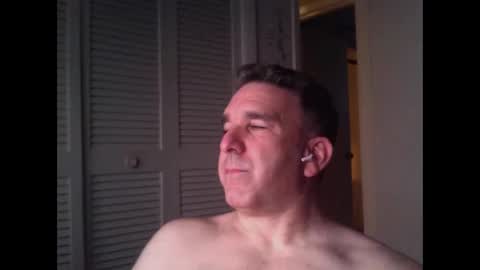 Snapshot of oceanmanx chatting on April 2026 04:33:02 AM Ocean online show from April 2026 04:33:02 AM