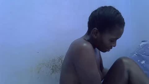 Snapshot of oceanwavves chatting on April 2026 12:01:01 PM Paloma online show from April 2026 12:01:01 PM