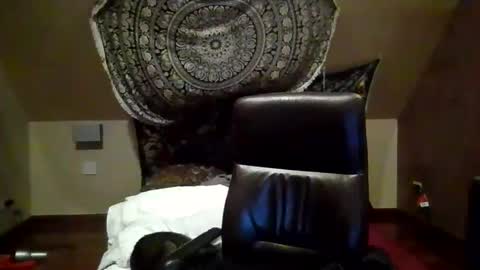 Snapshot of octobersky1993 chatting on September 2025 09:47:02 AM Sky online show from September 2025 09:47:02 AM