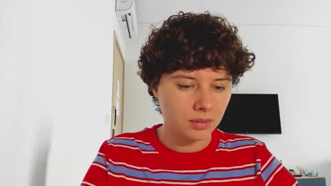 Evie online show from February 2026 05:34:02 AM