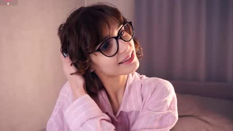 Snapshot of odettehatt chatting on December 2025 06:24:02 PM Thea online show from December 2025 06:24:02 PM