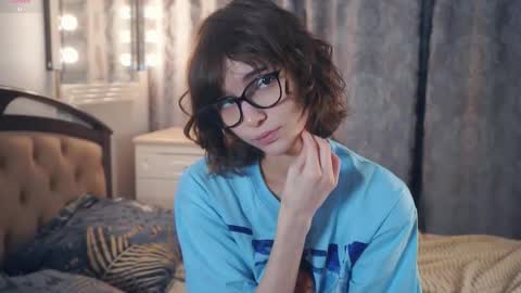 Snapshot of odettehatt chatting on January 2026 06:17:02 AM Thea online show from January 2026 06:17:02 AM