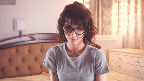 Snapshot of odettehatt chatting on January 2026 05:33:02 AM Thea online show from January 2026 05:33:02 AM