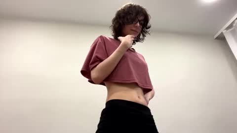 Snapshot of odettehatt chatting on February 2026 04:20:01 AM Thea online show from February 2026 04:20:01 AM