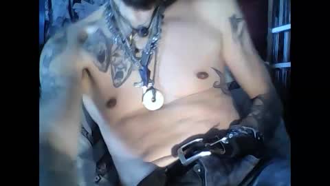Snapshot of oedipe666 chatting on February 2025 01:00:02 PM oedipe666cam online show from February 2025 01:00:02 PM
