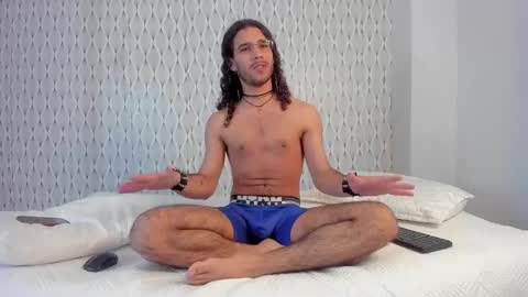 Snapshot of oezack__ chatting on January 2025 05:38:02 PM Zack online show from January 2025 05:38:02 PM