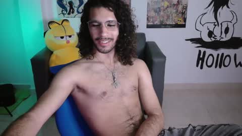 Snapshot of oezack__ chatting on February 2025 05:58:01 AM Zack online show from February 2025 05:58:01 AM